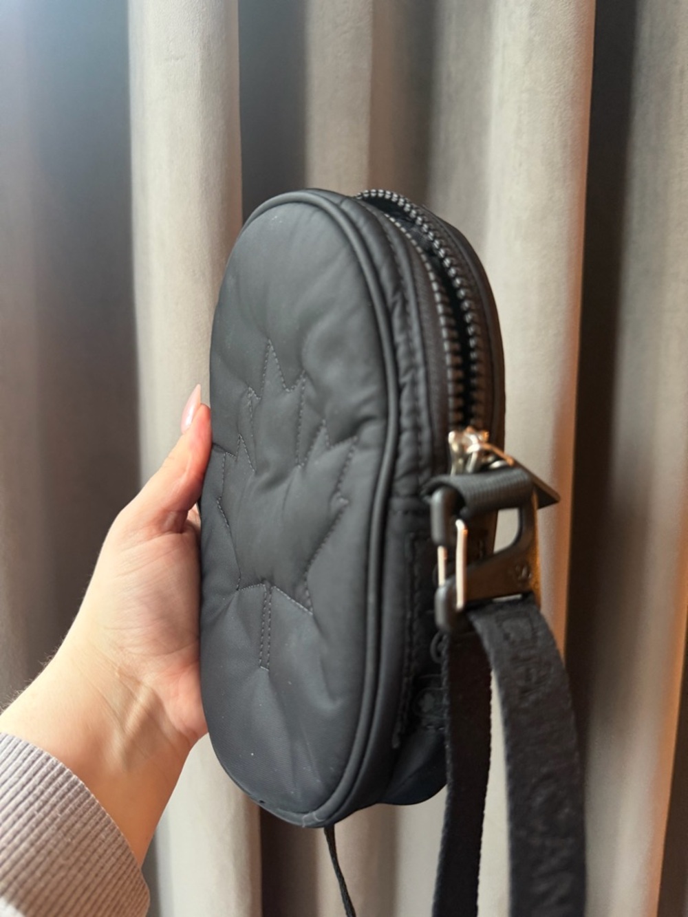 Lululemon Team Canada Olympic Mini Crossbody Bag Black Maple Leaf Quilted - Picture 2 of 9